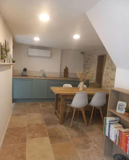 Le Clos Du Rempart - 2 A 4 Pers. Saint-Restitut Exterior photo